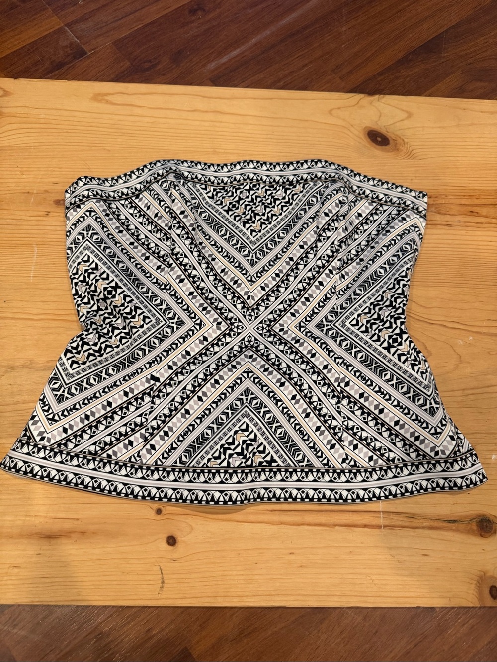 WHITE HOUSE | BLACK MARKET- Black & White Strapless Geometric Tube Top